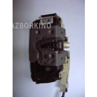 Замок двери задней левой Mercedes W204 C A2047301735