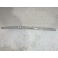 Накладка двери багажника Mercedes W166 ML A1667400193