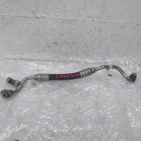 Трубка кондиционера Land Rover Range Rover Vogue 3 L322 JUE500570