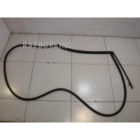 Уплотнитель двери Kia Sorento 2 XM 831402P000