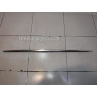 Молдинг стекла двери задней правой Renault Laguna 3 BT 828200156R
