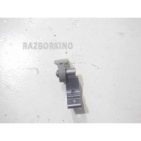 Петля двери задней левой верхняя Audi A6 C5 4B0833401B
