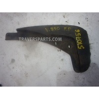 Брызговик передний Volvo 850 9133579