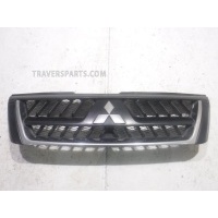 Решетка радиатора Mitsubishi Montero 3 V60 V70 MN117202XB