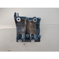 кронштейн компрессора кондиционера AUDI A8 (D2) 1994-2003 AUDI A8 (D2) 1994-2003 1995 077260885D, Совместимые OEM номера 077260885E