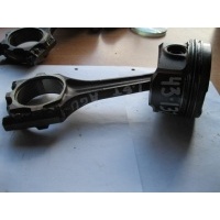 Поршень с шатуном Skoda Octavia (A4 1U-) 2000-2011 06A107065J