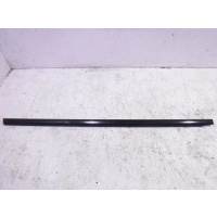 Молдинг стекла двери задней правой Mercedes W205 C A2057303601