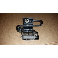 Петля двери задней левой нижняя Volkswagen Golf 4 1J4833411C