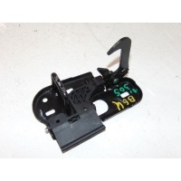 Крюк замка капота Volkswagen Passat B6 3C0823480