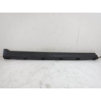 Накладка на правый порог Land Rover Freelander 2 LR001680