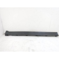 Накладка на правый порог Land Rover Freelander 2 LR001680