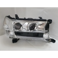 фара Toyota Land Cruiser 200 8110560K10