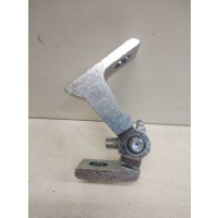 Петля Капота Volkswagen Touareg 2 2010- 8k0831401D