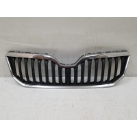 Решетка радиатора Skoda Yeti 5L0853668A