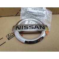 ЭМБЛЕМА КРЫШКИ БАГАЖНИКА Nissan Qashqai J11 90890-4EM1A