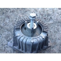 Подушка крепления двигателя правая R MERCEDES-BENZ C-CLASS (W204) 2011 A2042404717