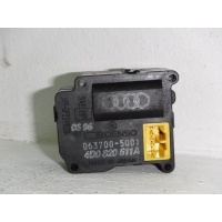Моторчик заслонки печки Audi A8 D2 4D 1994-2002 4D0820511A