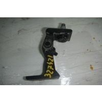 Петля двери Audi A5 8T 8K0831402D