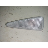 Повторитель поворотника правый Renault Sandero 1 8200602765
