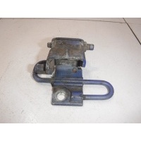 Петля двери передней правой нижняя Volkswagen Caddy 3 2K 1T0831412C
