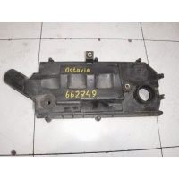 Корпус воздушного фильтра Volkswagen Golf 4 036129611CB
