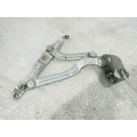 Петля багажника правая Volkswagen Passat B5 1996-2005 8D5827302A