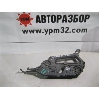 Кронштейн фар левый Skoda Octavia (A5 1Z-) 2004-2013 2006 1Z0941339