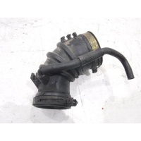 Патрубок воздушного фильтра Mazda 626 5 GF FSJ213220C