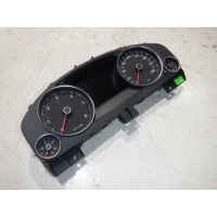 Панель приборов Volkswagen Touareg 2 7P5 2011-2018 7P6920880P
