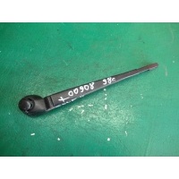 Щеткодержатель (поводок стеклоочистителя, дворник) Volkswagen Golf 1998 1j6955707a