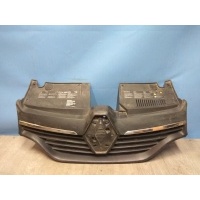 Решетка радиатора Renault Logan 2 2014-нв 623105727R