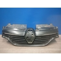 Решетка радиатора Renault Logan 2 2014-нв 623105727R