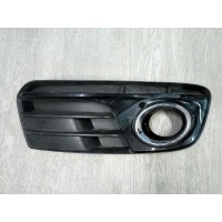 Окантовка противотуманной фары правая Audi Q5 1 8R 2008-2017 8R0807682J BMT
