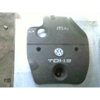 Декоративная крышка двигателя Volkswagen Golf - 4 поколение (1997-2006) 2001 038103925E