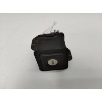 Ручка двери (крышки) багажника Перед. Volkswagen Passat B3 1990 357827571