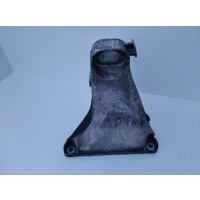 Кронштейн двигателя опорный Правая Перед. Audi 80(B4) 1992 8A0199308C