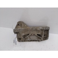 Кронштейн двигателя опорный Правая Перед. Audi 100(C4) 1993 4A0199354