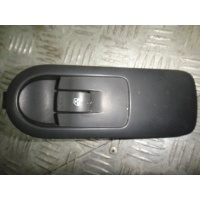 Кнопка стеклоподъемника Duster (12-15) пер R / Kangoo (08-) зад L/R б\у