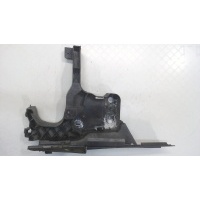 Кронштейн (лапа крепления) перед. левая Renault Megane 2 2002-2009 2008 8200137495