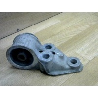Сайлентблок Volkswagen Passat - B4 (1993-1997) 1996 4B0501521E