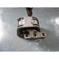 Подушка крепления двигателя Volkswagen Passat B6 2006