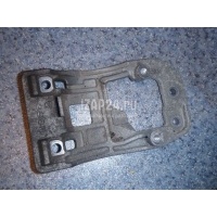 Кронштейн кондиционера Toyota Highlander I (2001 - 2006) 8843107021