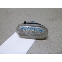 Повторитель на крыло белый Nissan Micra (K12E) (2002 - 2010) 26160AX001