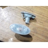 Повторитель на крыло белый Mazda Mazda 2 (DE) (2007 - 2014) GJ6A51120E