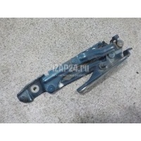 Петля крышки багажника Mazda Mazda 3 (BK) (2002 - 2009) BN8V52710C