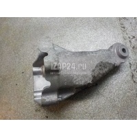 Кронштейн двигателя правый Benz 2007 - 2015 6512233404