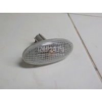 Повторитель на крыло белый Mazda Mazda 2 (DE) (2007 - 2014) GJ6A51120C