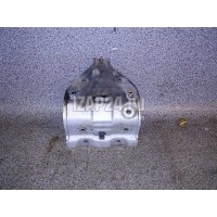 Кронштейн замка капота Mitsubishi Pajero/Montero II (V1, V2, V3, V4) (1991 - 1996) MB674203