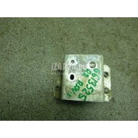Кронштейн усилителя заднего бампера правый Toyota RAV 4 (2000 - 2005) 5832342010
