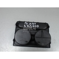 Подстаканник Mitsubishi Pajero/Montero III (V6, V7) (2000 - 2006) MR444930